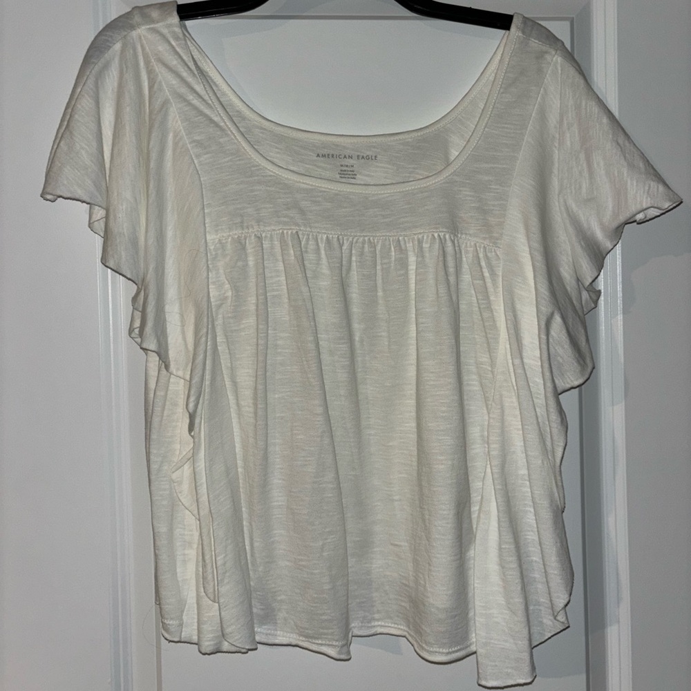 AMERICAN EAGLE WHITE FLUTTER SLEEVE BLOUSE